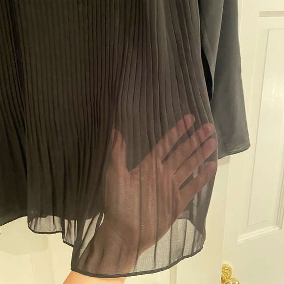 Massimo Dutti silk flowing pleated blouse - Picture 6 of 9